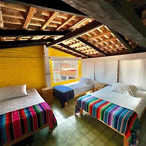 Casa Frida Gaylodging Hostel